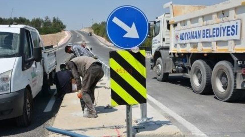 Karaali K&ouml;pr&uuml;s&uuml;nde Bariyer Ve Kaldırım &Ccedil;alışması