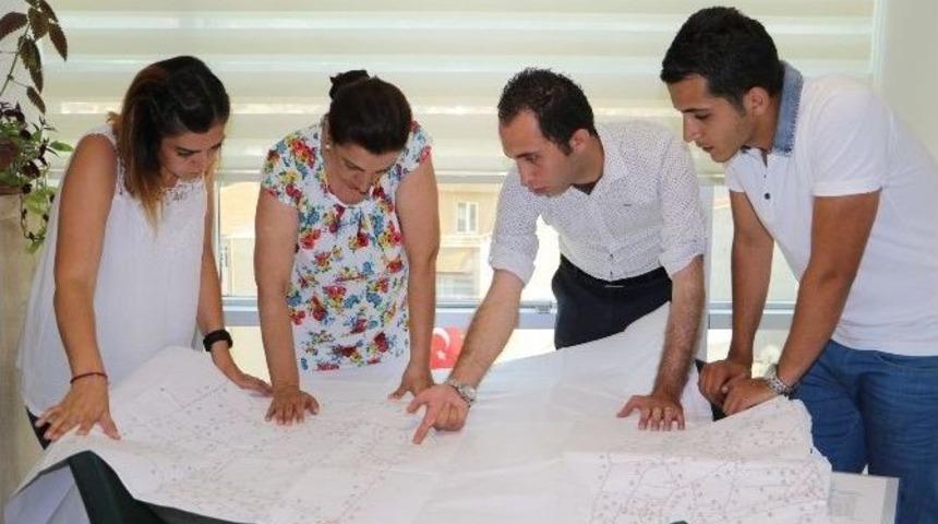 Adala Ve G&ouml;k&ccedil;e&ouml;ren&rsquo;e Toplayıcı Şebeke Yapılıyor