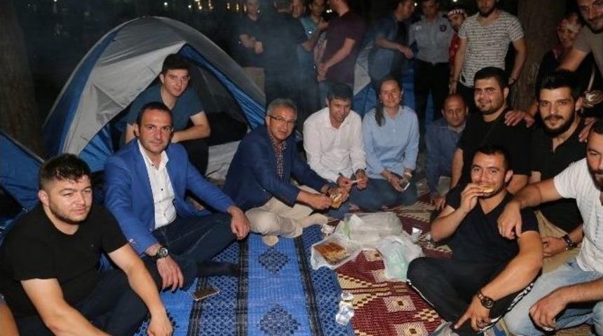 Gebzeliler Meydanda Milli İradeye Sahip &Ccedil;ıkıyor