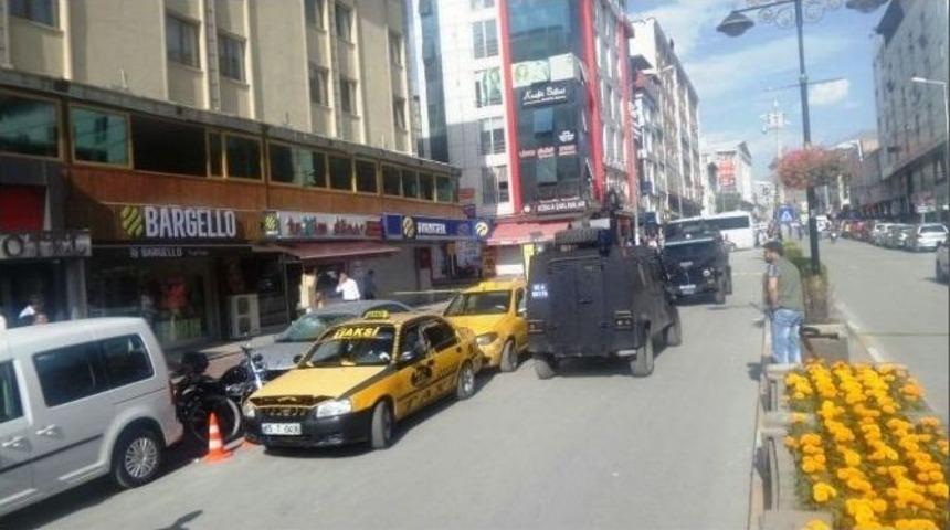 Van&rsquo;da Ş&uuml;pheli &Ccedil;anta Alarmı