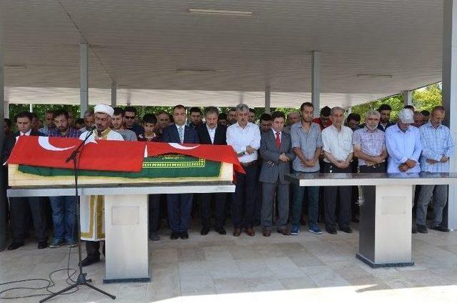 Demokrasi Şehidi Zekeriya Bitmez Malatya’da Toprağa Verildi