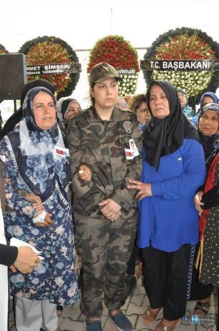 Şehit Polis Evlilik Yıl Dönümünde Toprağa Verildi G3