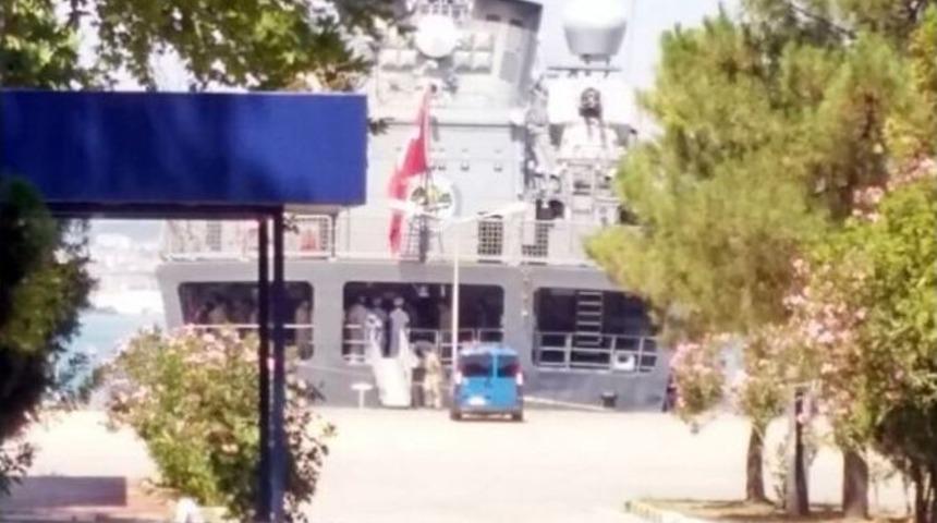 Donanma Komutanının Rehin Tutulduğu Gemiye Operasyon