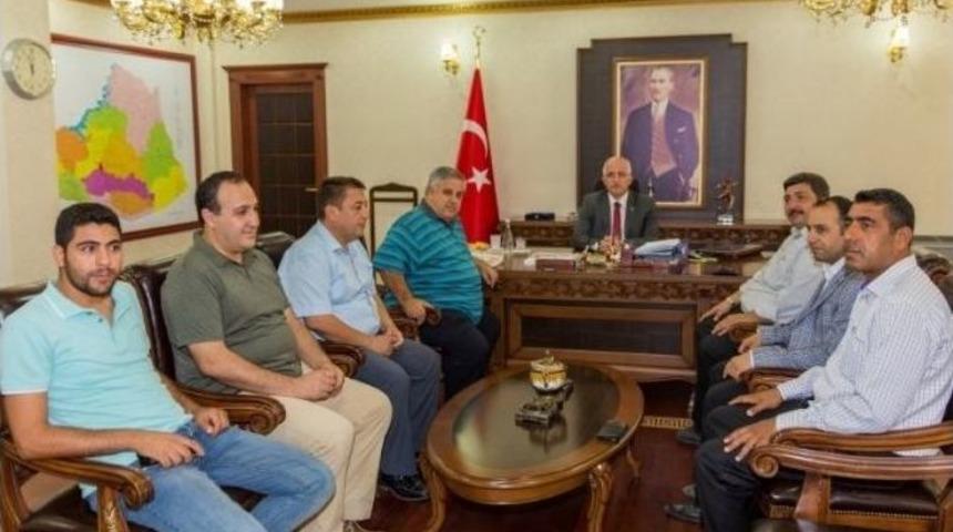 Gazetecilerden Şanlıurfa Valisi G&uuml;ng&ouml;r Azim Tuna&rsquo;ya Ziyaret