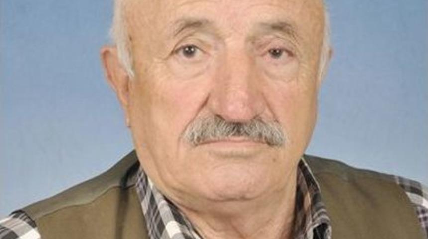 Hayvan Y&uuml;kl&uuml; Kamyon İle Trakt&ouml;r &Ccedil;arpıştı: 1 &Ouml;l&uuml;, 2 Yaralı