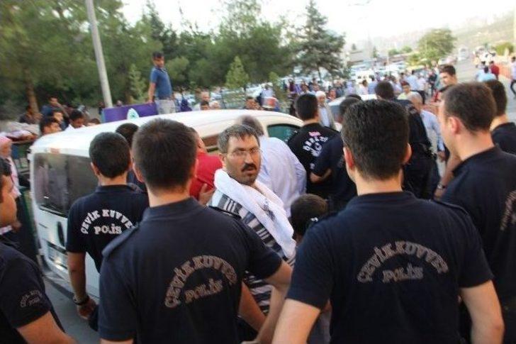 Darbe Şüphelilerine Linç Girişimini Polis Önledi G2