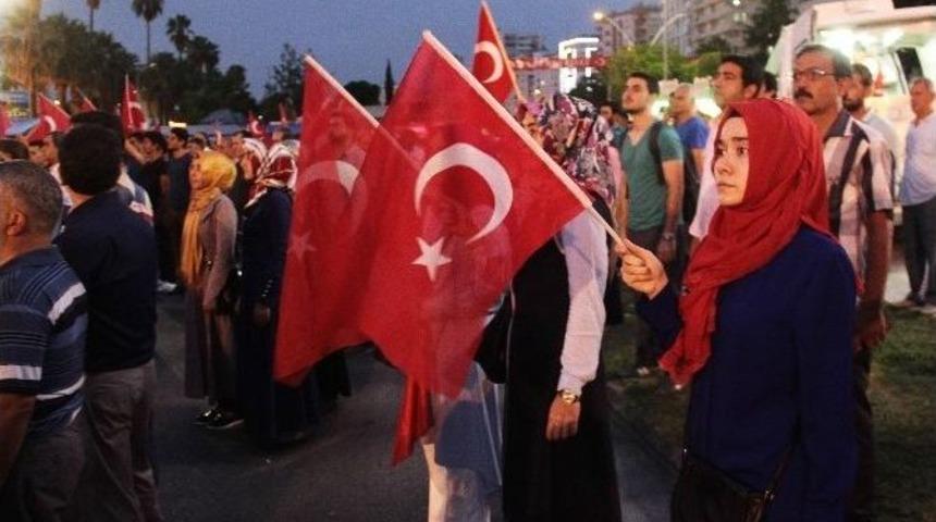 Adana&rsquo;da Milli İradeye Saygı Mitingi