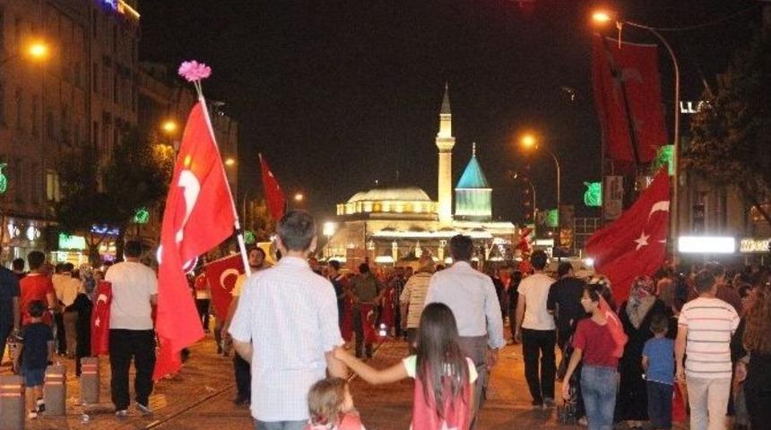 Konya&rsquo;da Darbe Girişimine Tepki Devam Ediyor