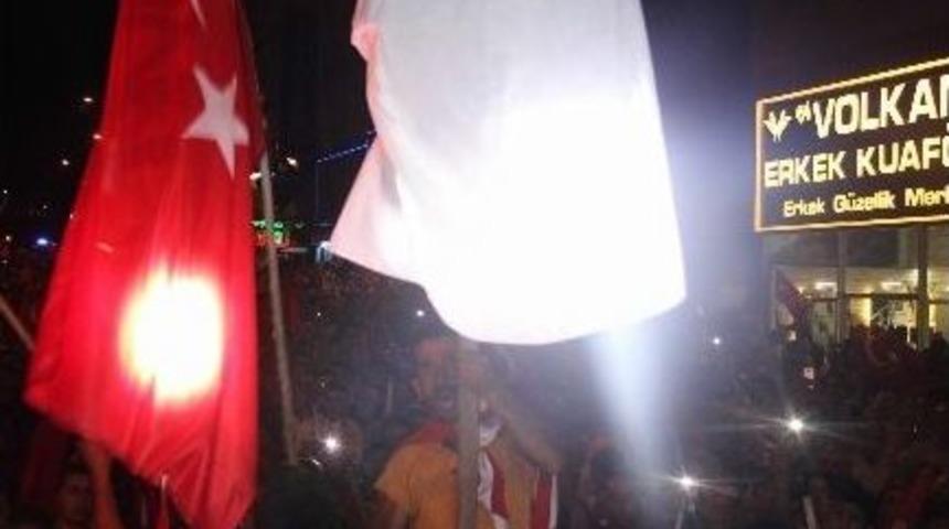 Nevşehir&rsquo;de Demokrasi N&ouml;betinde Fetullah G&uuml;len&rsquo;in Maketi Asıldı