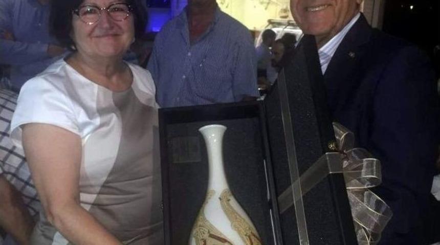 İncire 40 Yılını Veren Profes&ouml;re Vefa