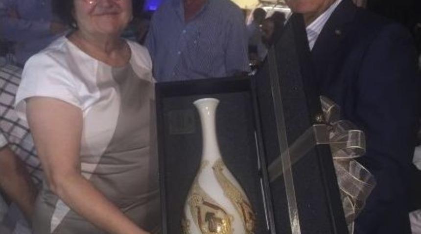 Meyve Sekt&ouml;r&uuml;ne 40 Yıldır Emek Veren Profes&ouml;re Teşekk&uuml;r Yemeği