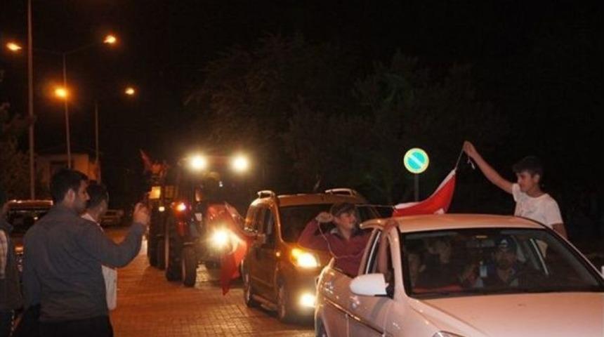 Arpa&ccedil;aylılar &lsquo;demokrasi N&ouml;beti&rsquo;nde Tek Y&uuml;rek Oldu