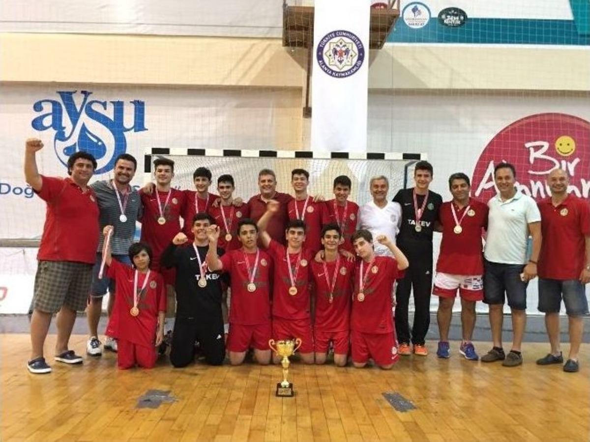 Karşıyaka&rsquo;da 110 Bin Kişi Spor Yaptı