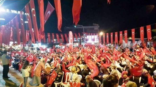 Altınova Demokrasi N&ouml;betinde 1