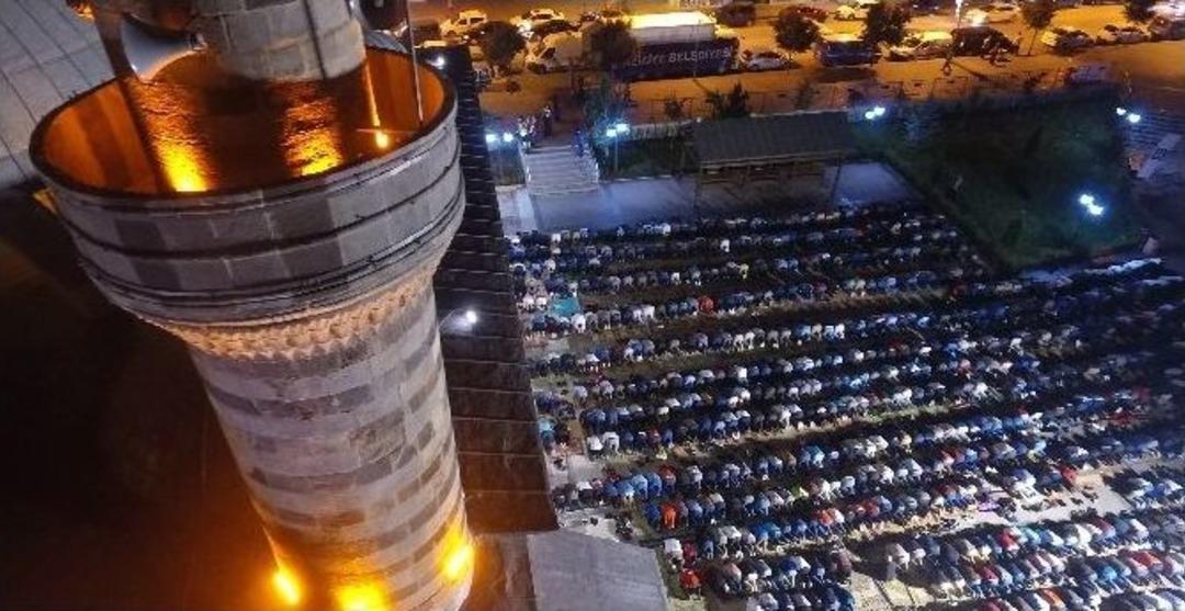 Erzurum Başkomutan&rsquo;ın Emriyle Demokrasi N&ouml;betinde