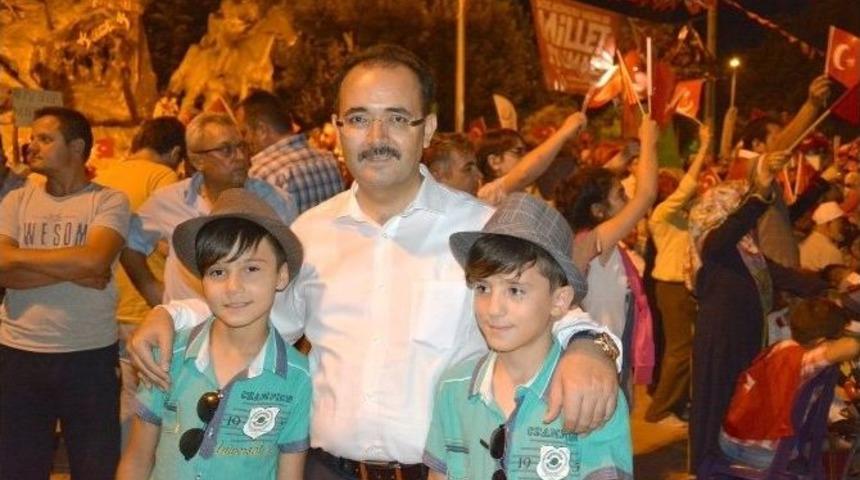 Başkan Cahan, Uşaklılara Teşekk&uuml;r Etti