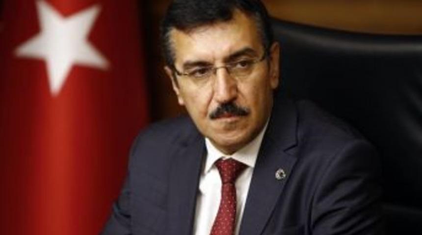 G&uuml;mr&uuml;k Ve Ticaret Bakanı B&uuml;lent T&uuml;fenkci: