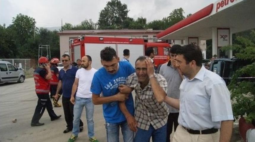 Sakarya&rsquo;da Trafik Kazası: 2 &Ouml;l&uuml;, 1 Ağır Yaralı