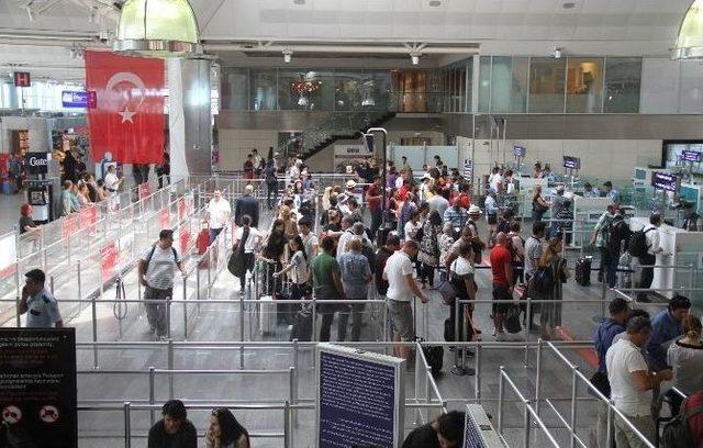 Yeşil Pasaportlular Bugün Hava Limanına Gelmedi