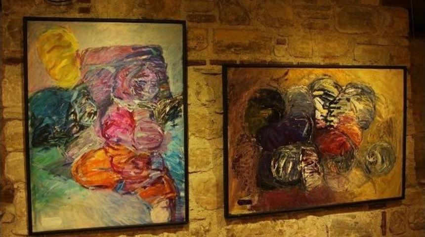 Kuşadası&rsquo;nda İnsan Temalı Resim Sergisi A&ccedil;ıldı