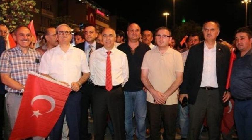 Giresun Valisi Hasan Karahan Demokrasi N&ouml;betine Devam Ediyor