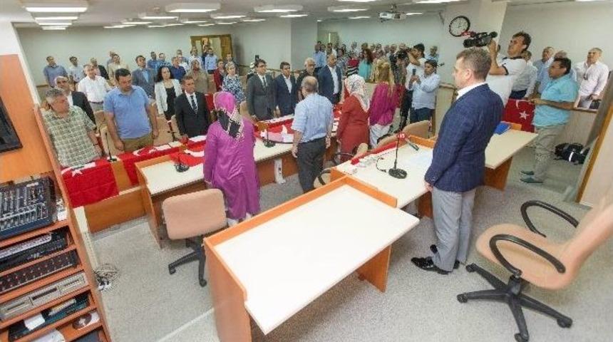 Gaziosmanpaşa Belediye Meclisi Hain Darbe Girişimini Kınadı