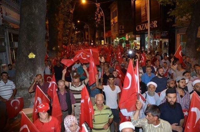 İznik’ten Demokrasiye Tam Destek