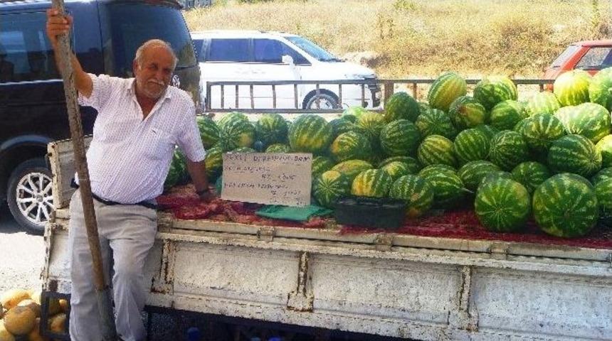 Bilecik&rsquo;in Deresakarı Karpuzu &Uuml;reticinin Y&uuml;z&uuml;n&uuml; G&uuml;ld&uuml;r&uuml;yor