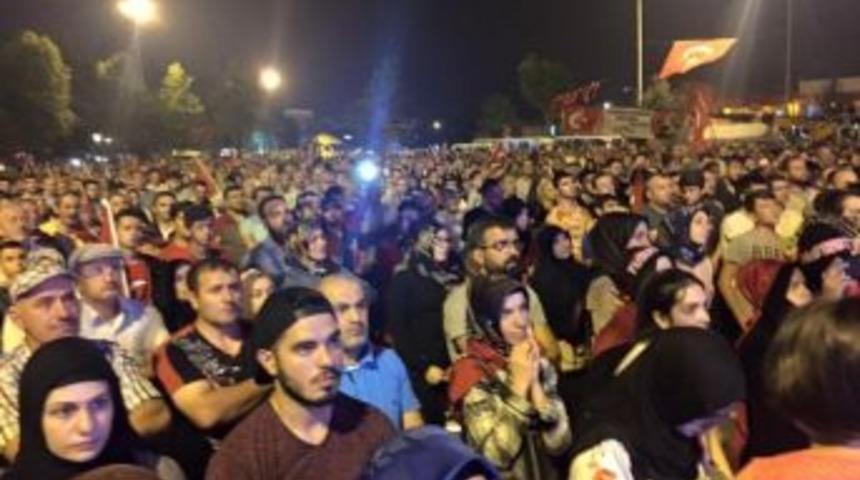 Demokrasi Şehitleri İ&ccedil;in Mevlid-i Şerif Okutuldu