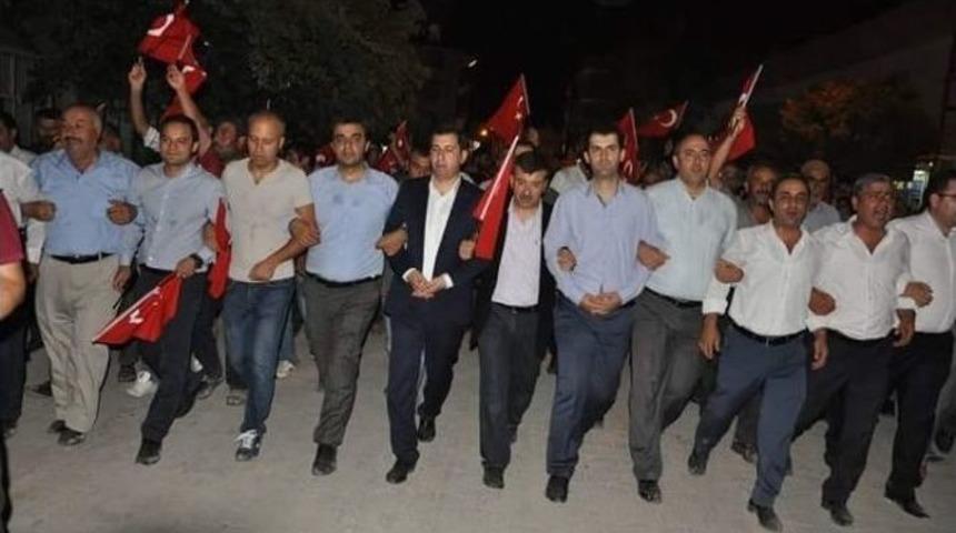 Bozavalılar Demokrasi N&ouml;betini Bırakmıyor