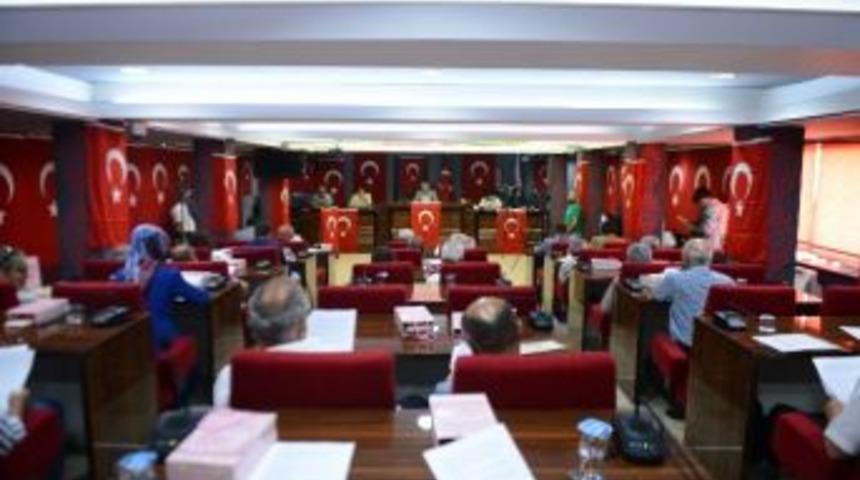 Isparta Belediye Meclisi Darbe Girişimini Kınadı