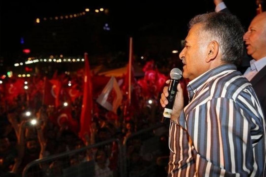 Melikgazi Belediyesi Demokrasi N&ouml;betini S&uuml;rd&uuml;r&uuml;yor