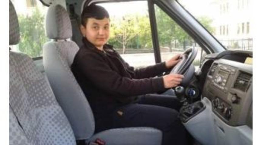 Babasının Silahıyla Oynarken Kendisini Vurdu