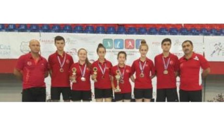 Badminton Milli Takımına Erzincan Damgasını Vurdu