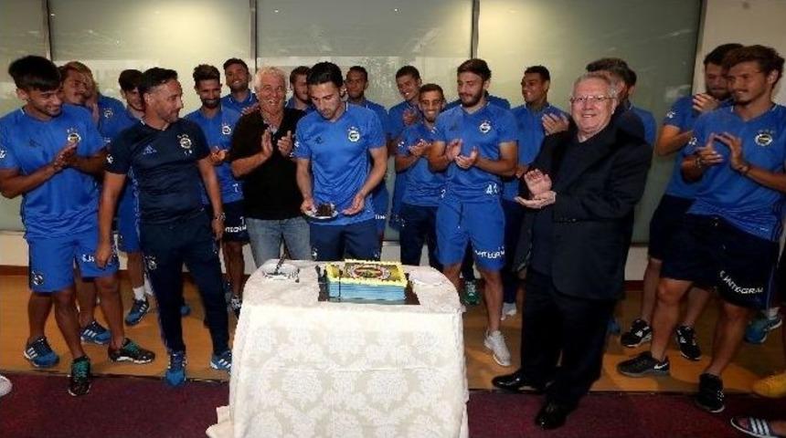 Fenerbah&ccedil;e&rsquo;den Kutlama