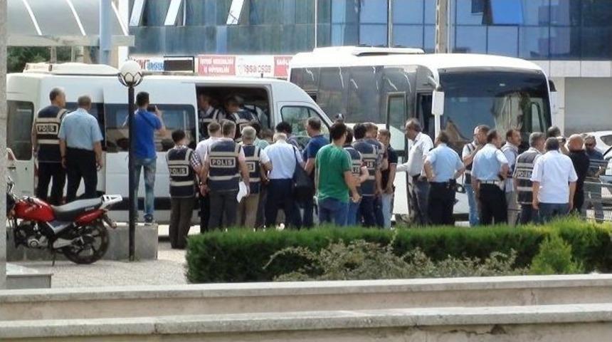 &Ccedil;orum&rsquo;da 6&rsquo;sı Savcı, 5&rsquo;i Hakim 11 Kişi Tutuklandı