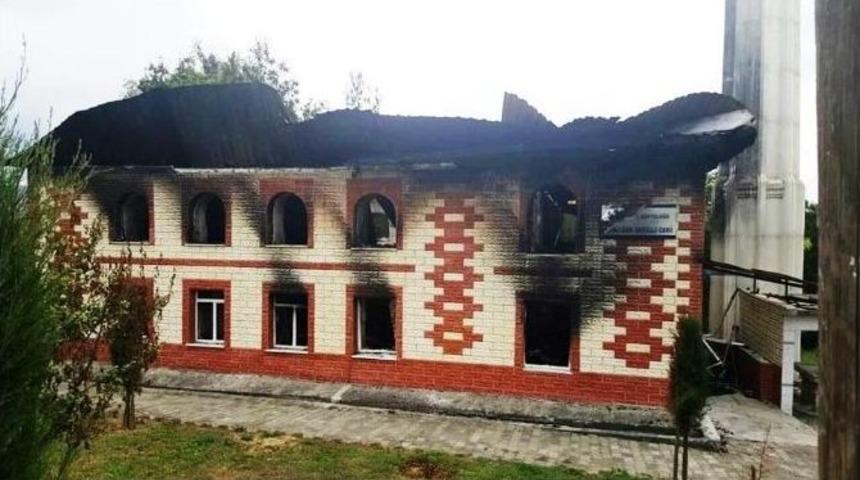 B&uuml;y&uuml;kşehir, Yanan Camiyi Tamir Edecek