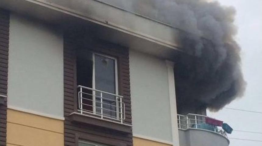 Serdivan&rsquo;da Apart Dairede Yangın &Ccedil;ıktı