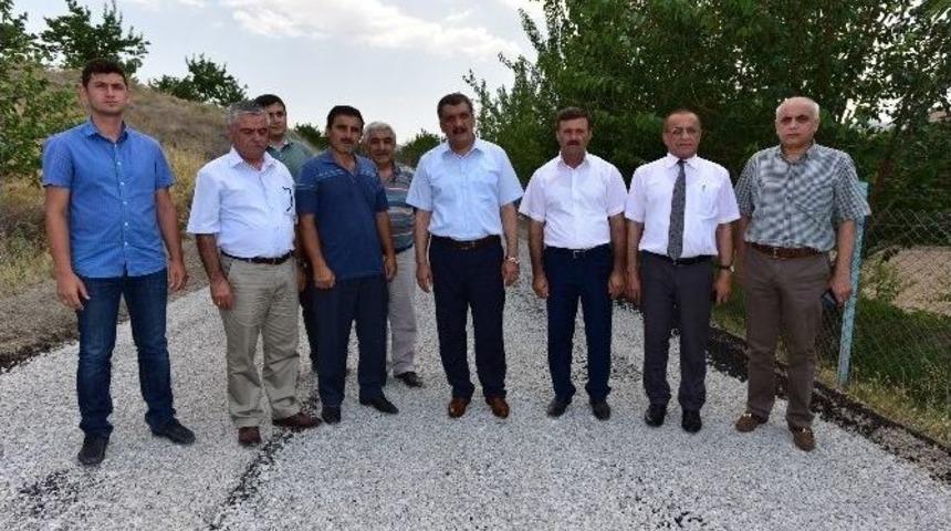 G&uuml;rkan, Yarımcahan Mahallesinde Asfalt &Ccedil;alışmalarını Yerinde İnceledi