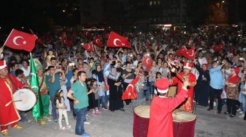 Kırıkkale Belediyesi&rsquo;nden Su Ve &Ccedil;orba İkramı