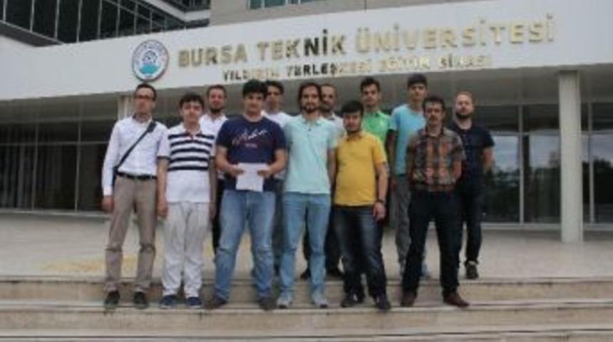 Bt&uuml;&rsquo;l&uuml; &Ouml;ğrencilerden Darbe Girişimine Tepki