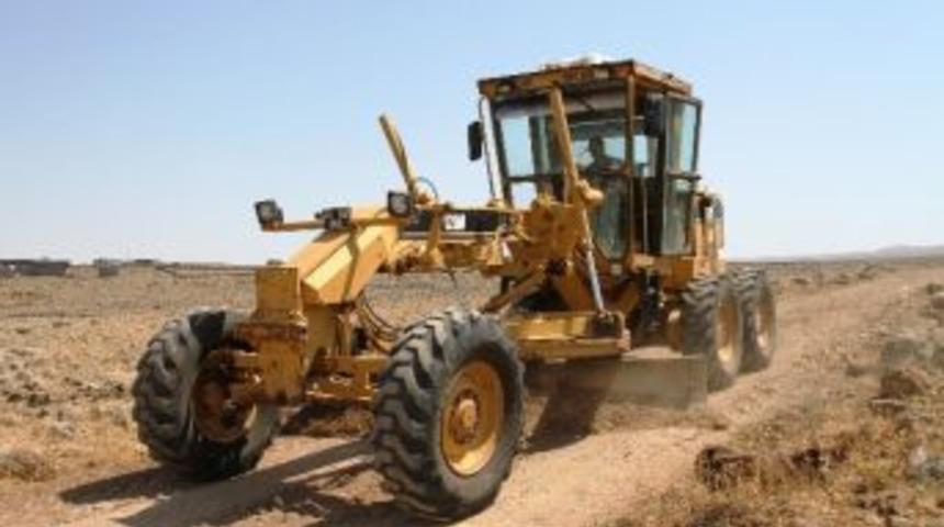 Bağlar Belediyesi&rsquo;nin Yol Yapım &Ccedil;alışmaları Devam Ediyor