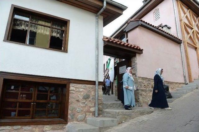 Somuncu Baba Evi Ve Fırını’na Ziyaretçi Akını