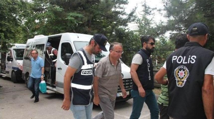 Bolu&rsquo;da 16 Hakim Ve Savcı Adliyeye &Ccedil;ıkartıldı