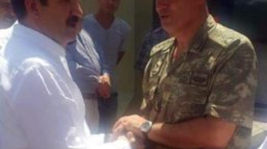 Tugay Komutanı Belediye Başkanı&rsquo;ndan Ara&ccedil;ların Kaldırılmasını İstedi