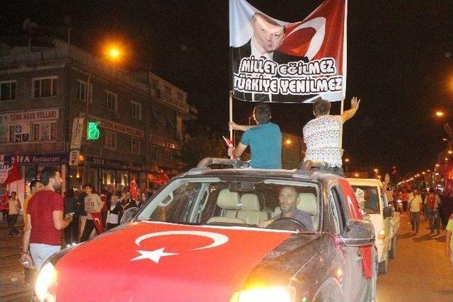 Konya’da Darbe Girişimine Tepki