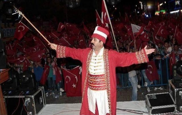 Nevşehir’de Vatandaşlar Demokrasi Nöbetine Devam Ediyor