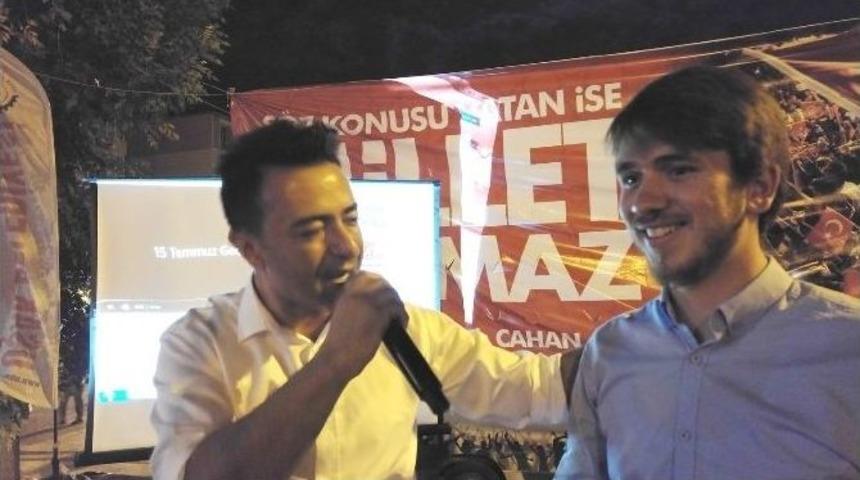 Gen&ccedil; İmamın Okuduğu İstiklal Marşı Duygulandırdı