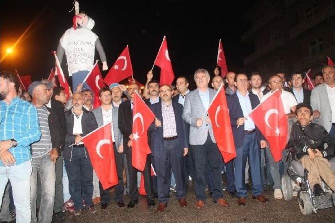 Bayburt&rsquo;ta 4 Siyasi Parti Temsilcisi Kol Kola Girdi