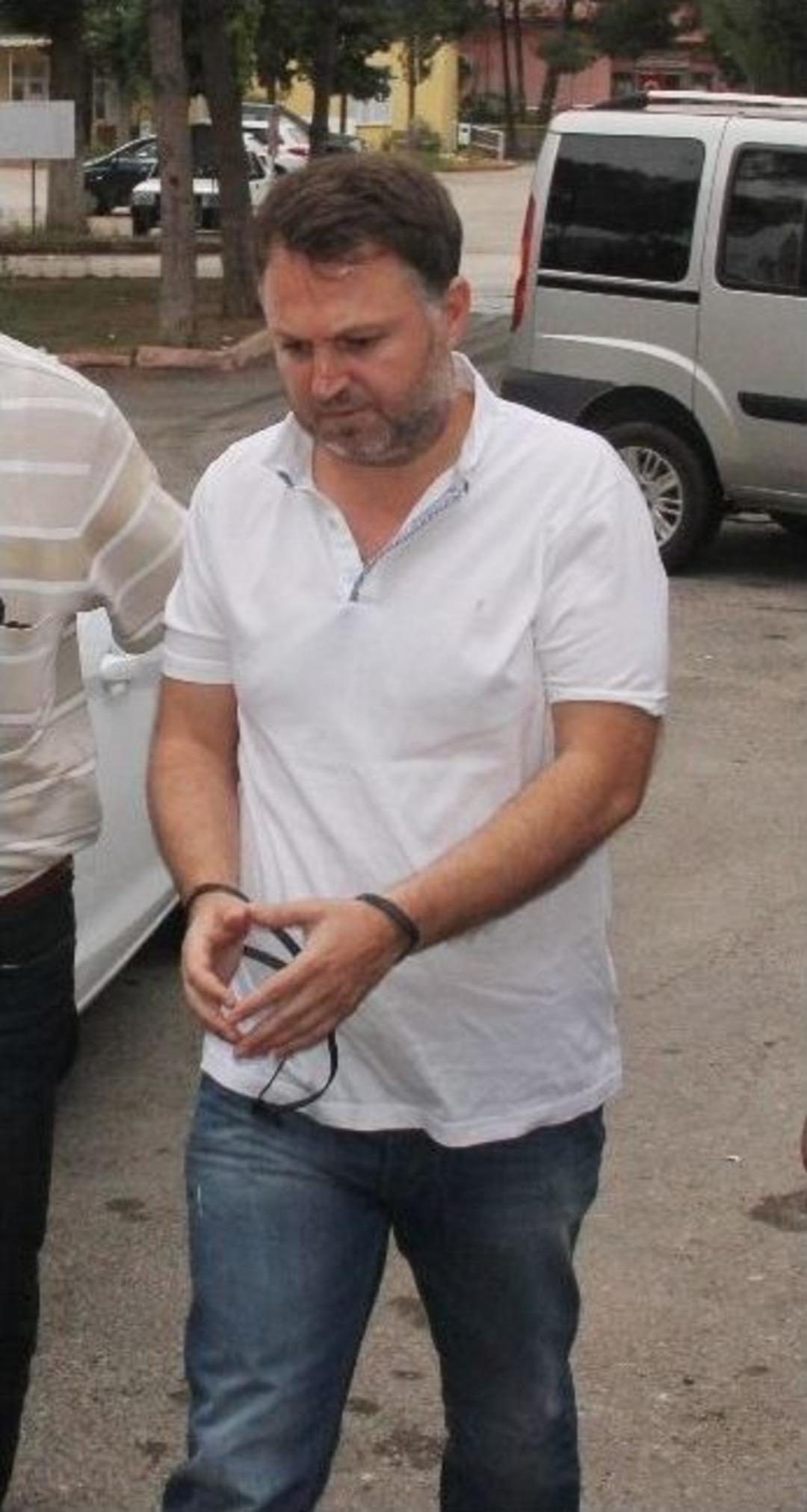 Adana&rsquo;da Eski Emniyet M&uuml;d&uuml;r&uuml; Mehmet Avcı İle 31 Polis G&ouml;zaltına Alındı